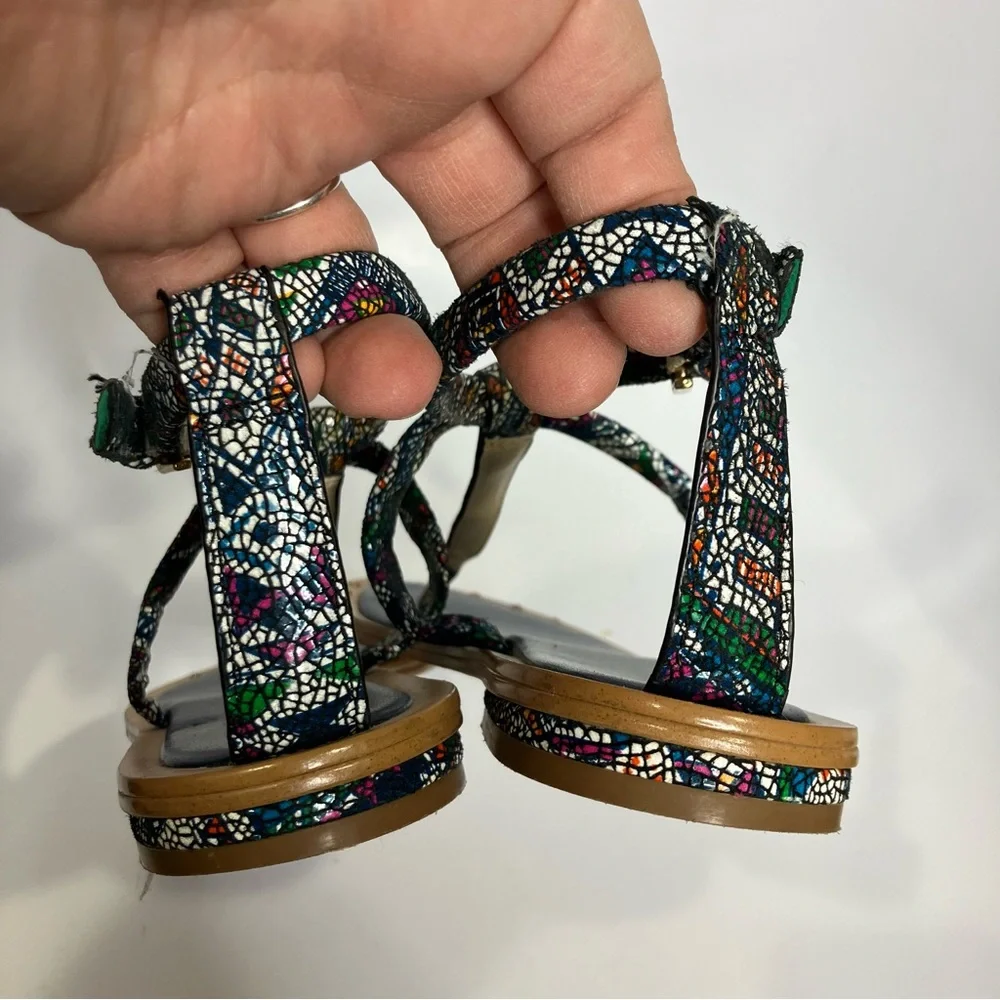 Isola Mackenzie t-strap sandals casual summer multicolor women’s size 7‎